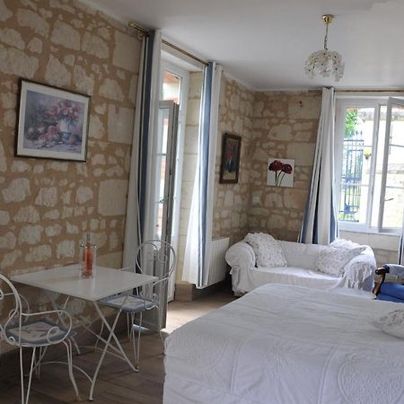 Petite Maison Des Roses - Gite 2 Personnes Brain-sur-Allonnes Zewnętrze zdjęcie